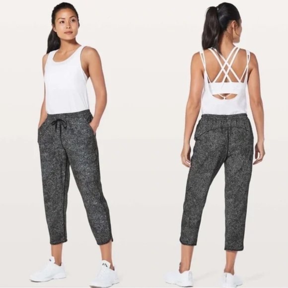 Lululemon Keep It Classic Crop White Noise Performance Technical Pants - Size 6 - Picture 6 of 6